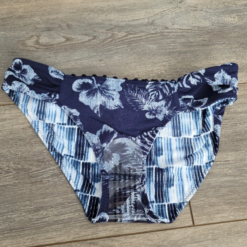 Tommy Bahama Chambray Blossom Hipster swim bottom